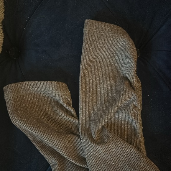 Alo Yoga Goddess Leggings in Berry/Stormy Heather XS EUC - Picture 12 of 14